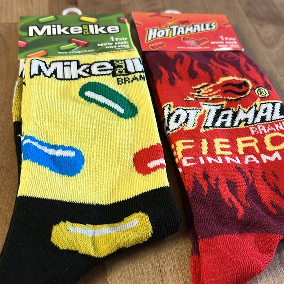 Mike And Ike Hot Tamales Logo Graphic Unisex 2 Pair Crew Socks NWT - Picture 4 of 10